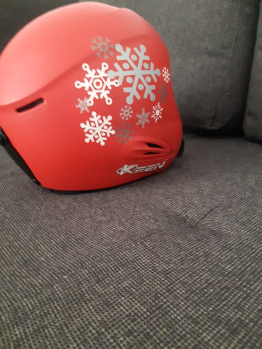 Kask narciarski z gwiazdkami
