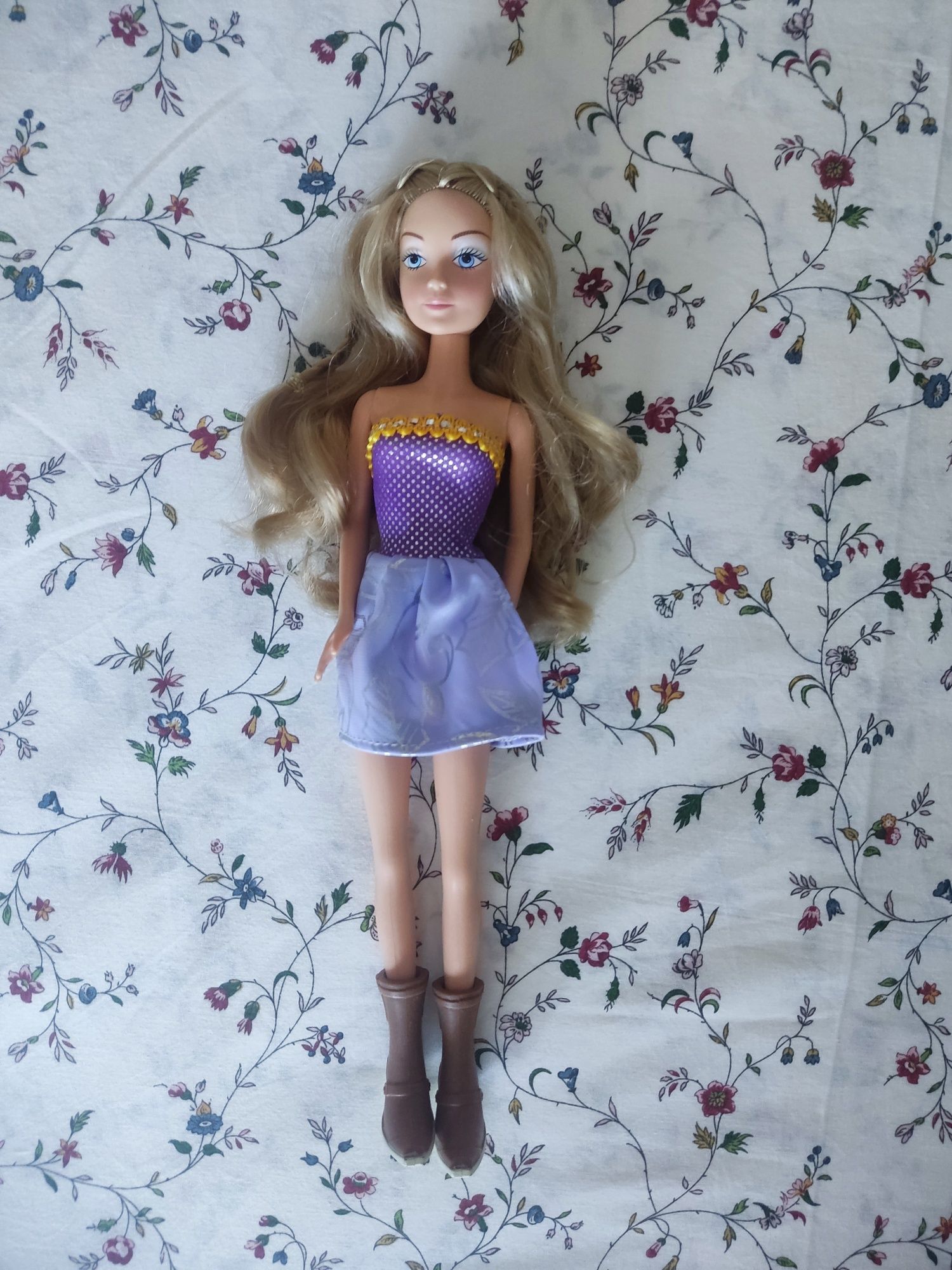 Vendo boneca tipo barbie