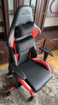 Ігрове крісло Nowy Styl Hexter ML R1D TILT PL70 FAB/01 BLACK/RED FR