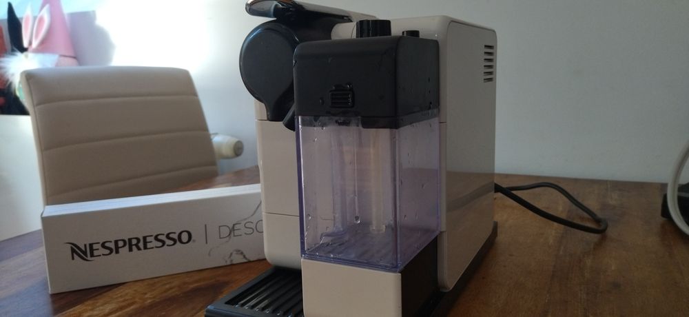 Ekspres do kawy DeLonghi Nespresso kapsułki