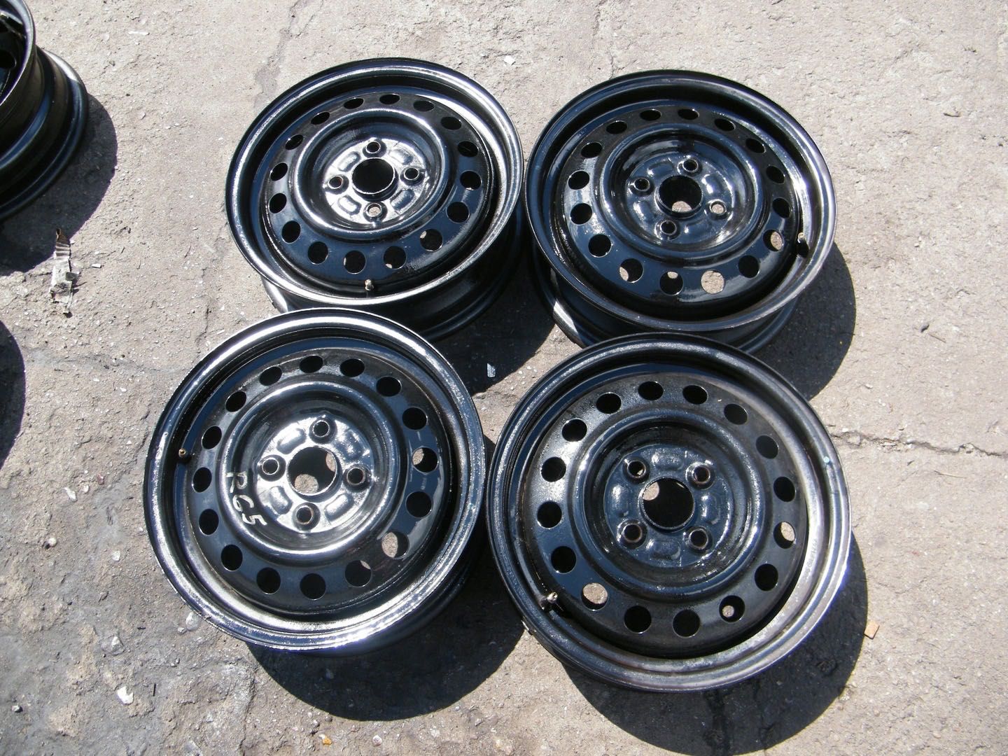 Felgi 14" stalowe 4X100 ET45  4,5j SWIFT IGNIS  OPEL AGILA