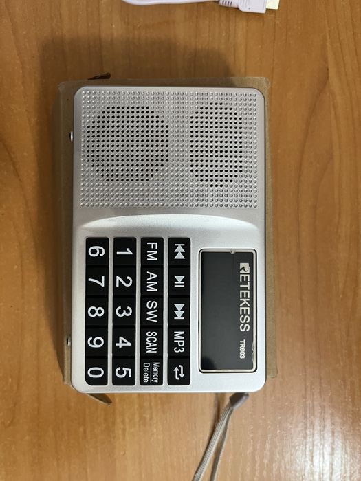 Продам портативний радіоприймач Retekess TR603