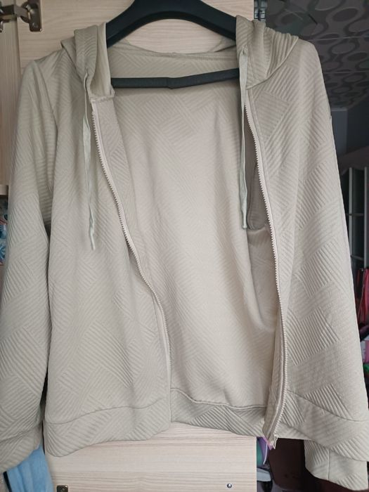 Bluza damska rozpinana z kapturem