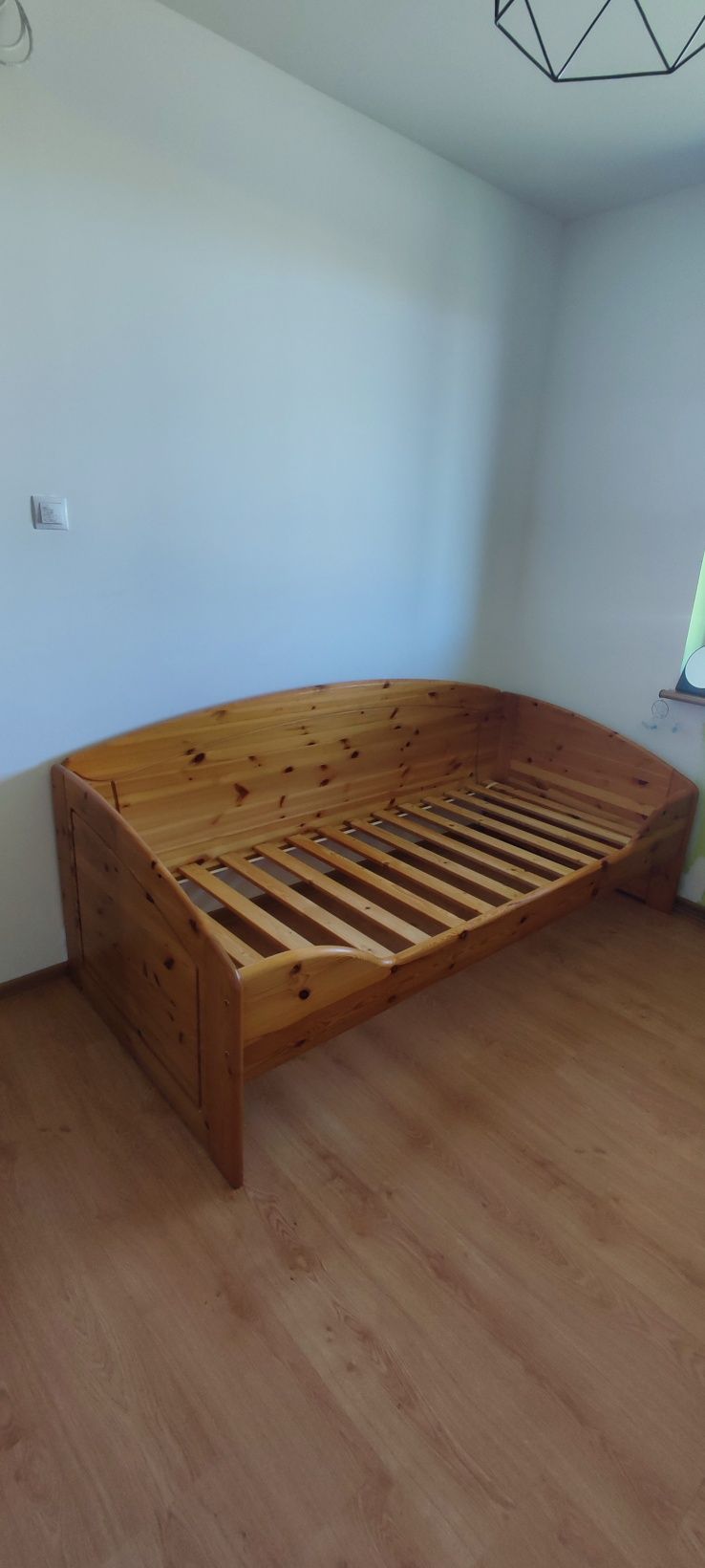 Łóżko drewniane. 90x200