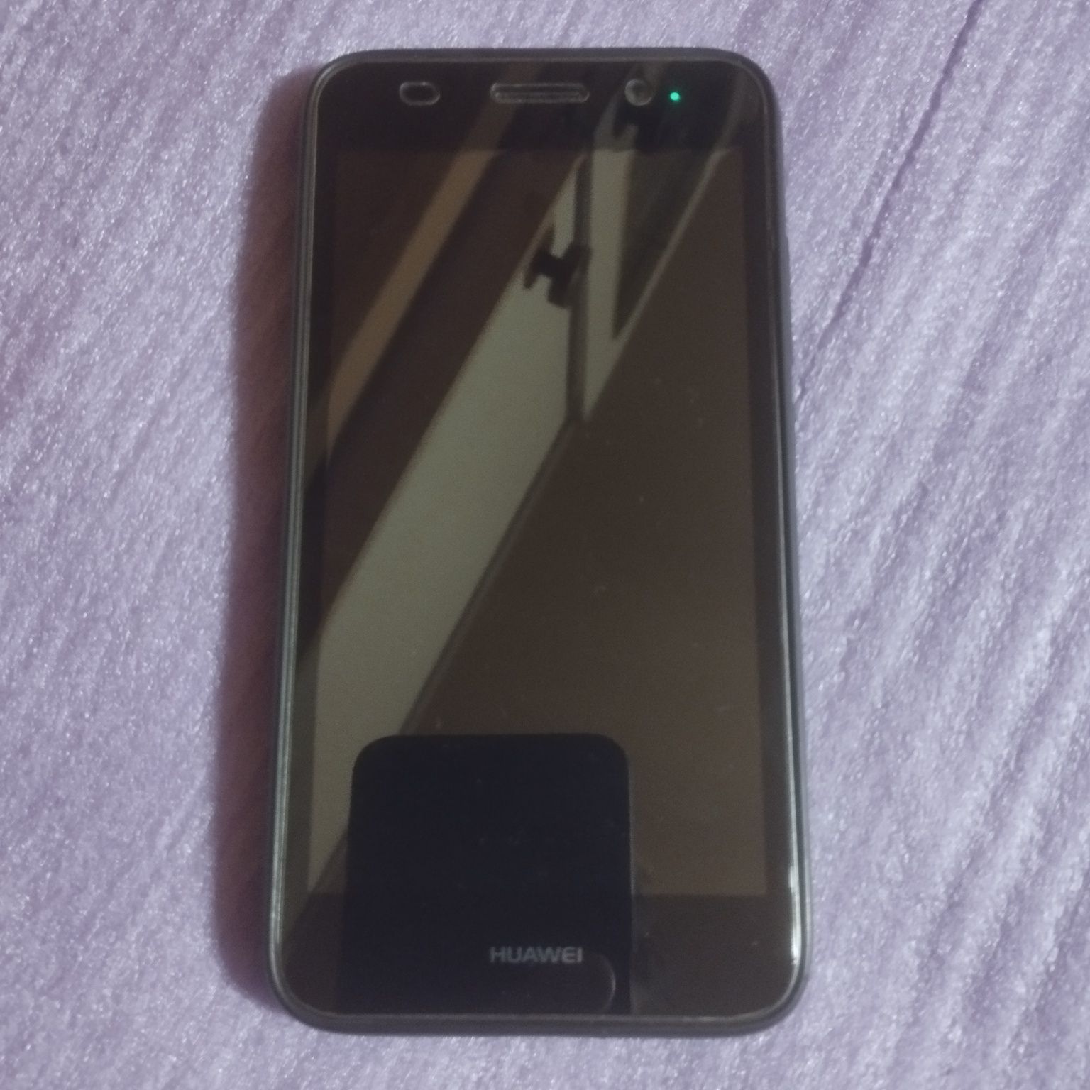 Продам смартфон HUAWEI Y3 Grey. На 2 сим-карты.