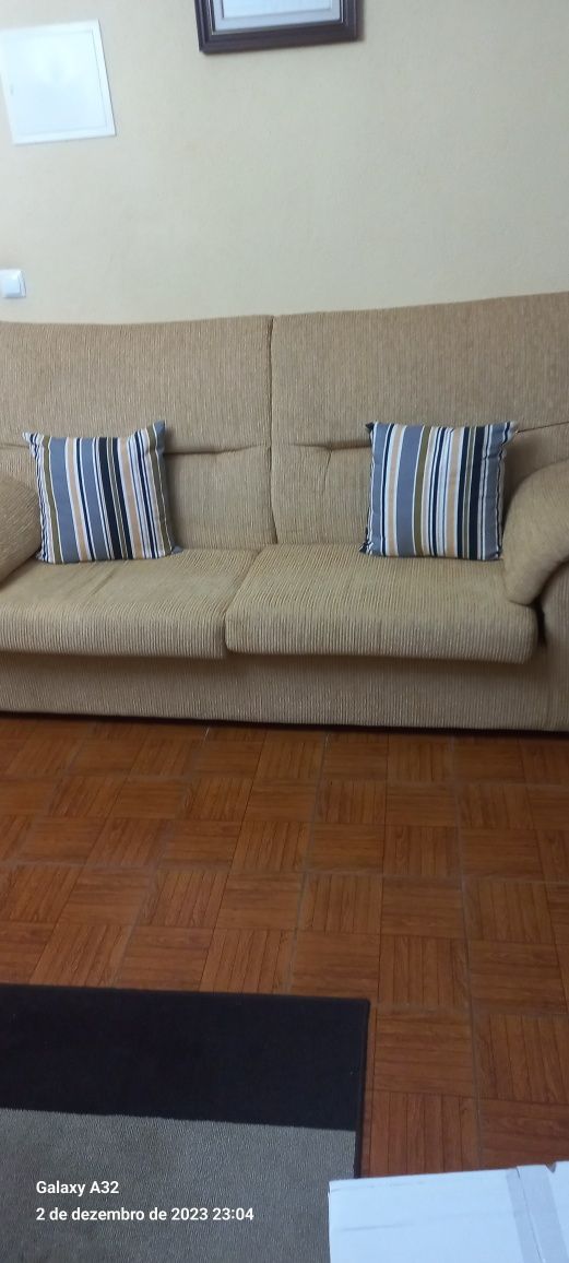 Vendo Sofás muito bons. Agora mais baratos