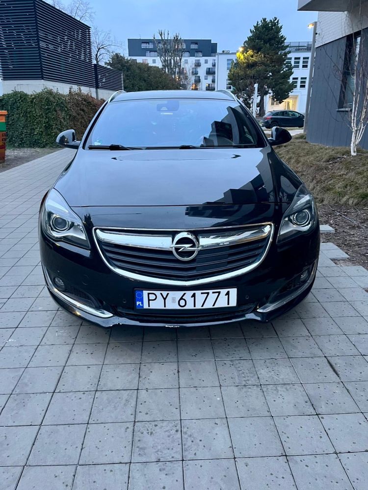 Sprzedam Opel Insignia Sports Tourer 2.0 Biturbo  Czarny