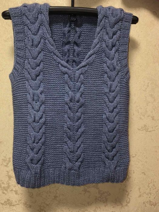 Жилет вязаный (Ручная работа)
