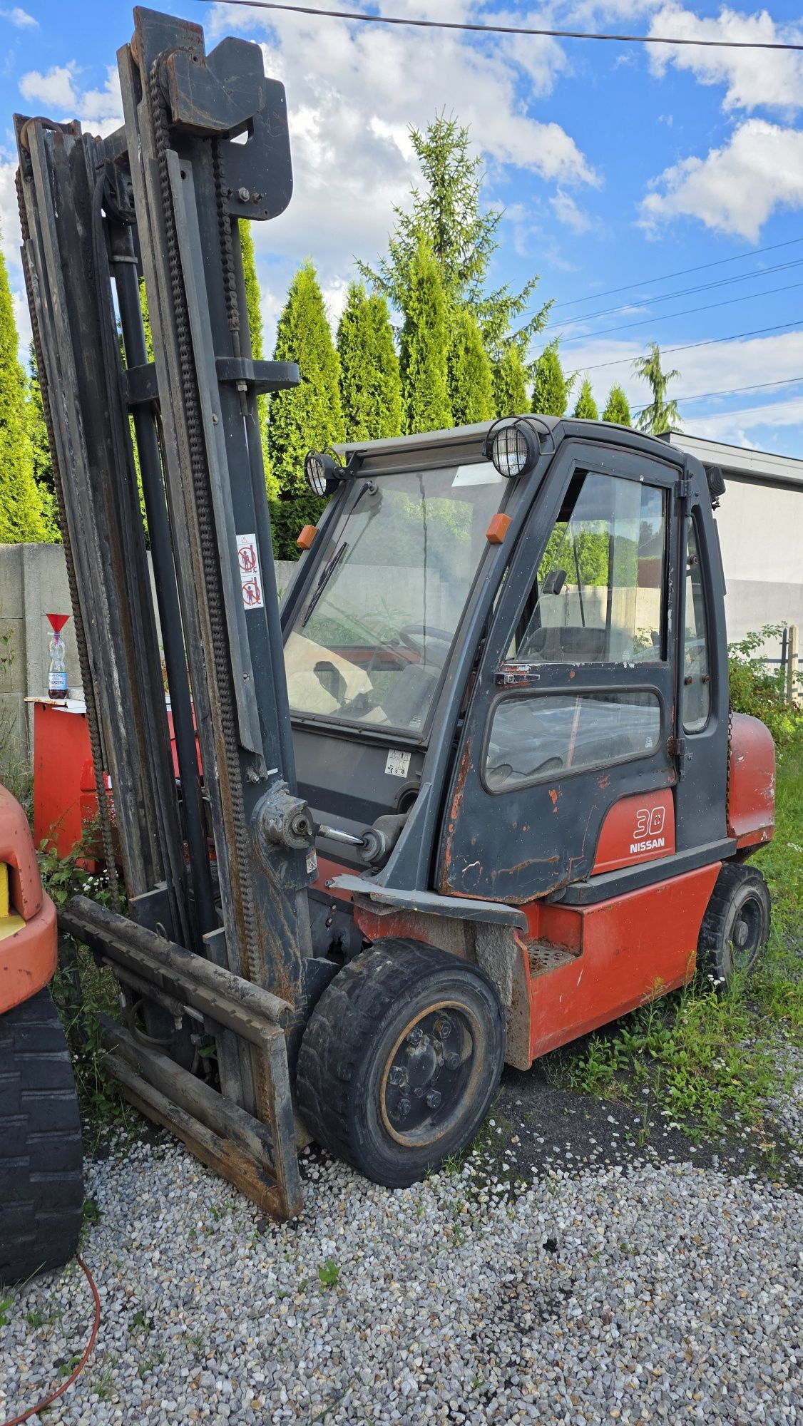 Wózek widłowy nissan 3T