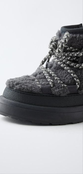 Розпродаж. Чобітки Нові. Zara оригінал. Розмір 22 та 23.