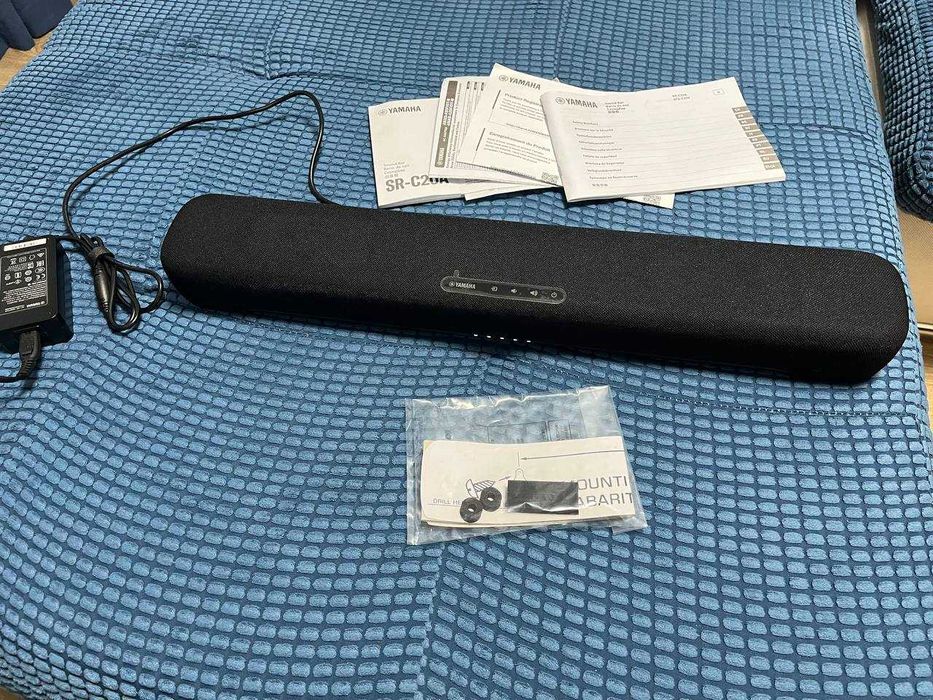 Саундбар Yamaha SR-C20A 2.1 Акустична система мае вбудований Сабвуфер