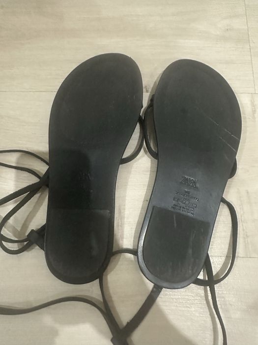 Стильні сандалі Zara з натуральної шкіри