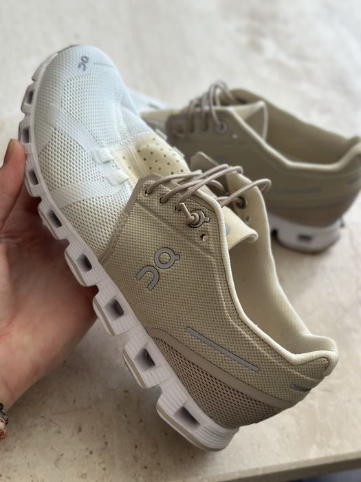 Кроси — on cloud 5