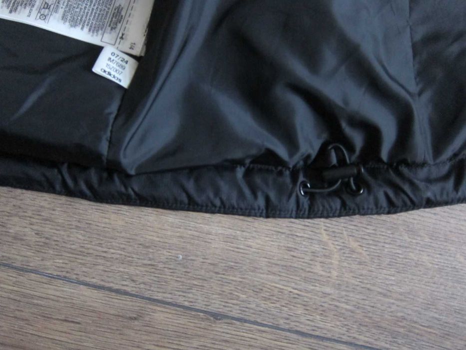 Куртка чоловіча водо відштовхуюча  нова adidas , осінь весна