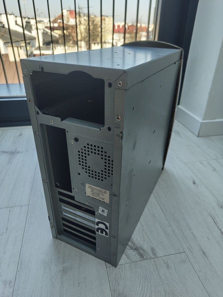 Obudowa komputerowa PC ATX

ATX 6000P-4/ CODEGEN 300X1