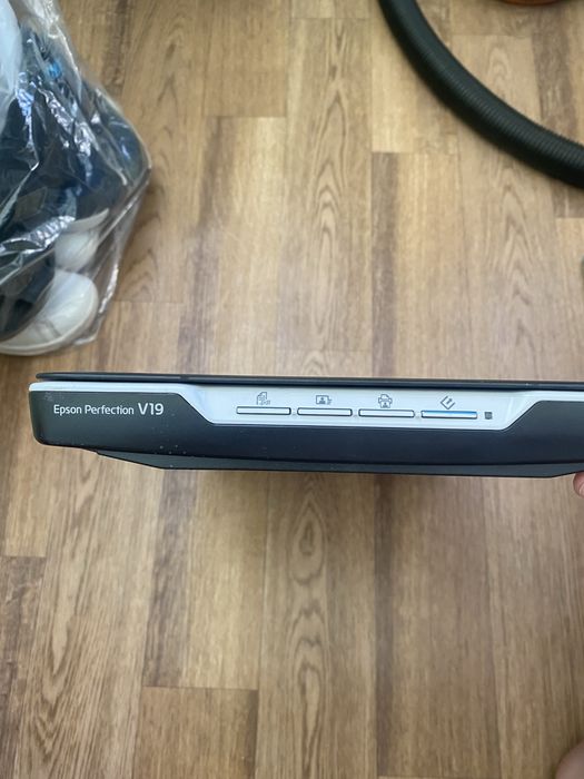 Сканер Epson V19
