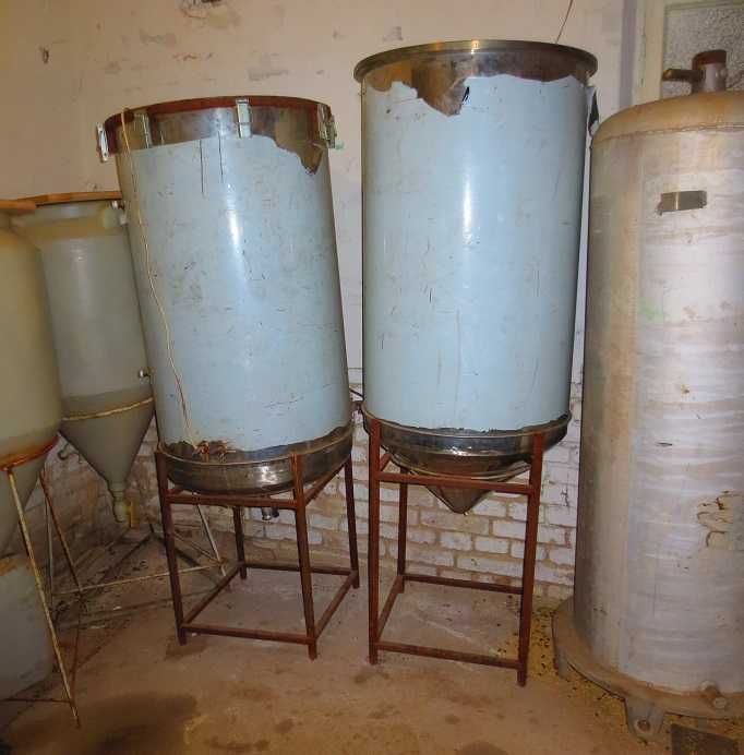 Ємність харчова нержавіюча 300 літрова, алюмінієва 400 літрова. 113
