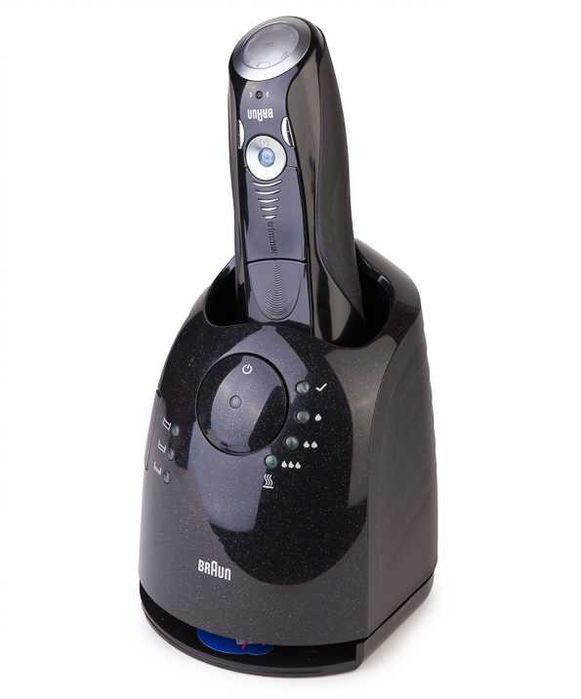 Электробритва BRAUN Series 7 760cc-4 Wet&Dry со станцией Clean & Renew