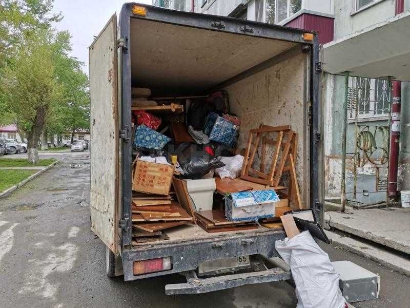 Вивіз сміття. Вывоз мусора, хлама, веток, старой мебели. Грузчики