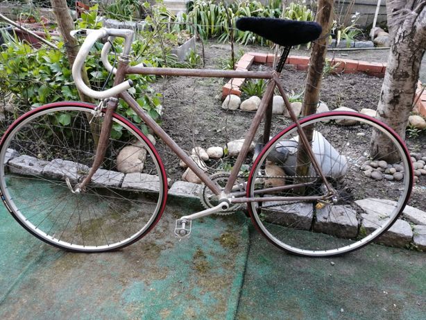 Bicicleta alumínio anos 70, competição. Projecto "Fixie" por terminar