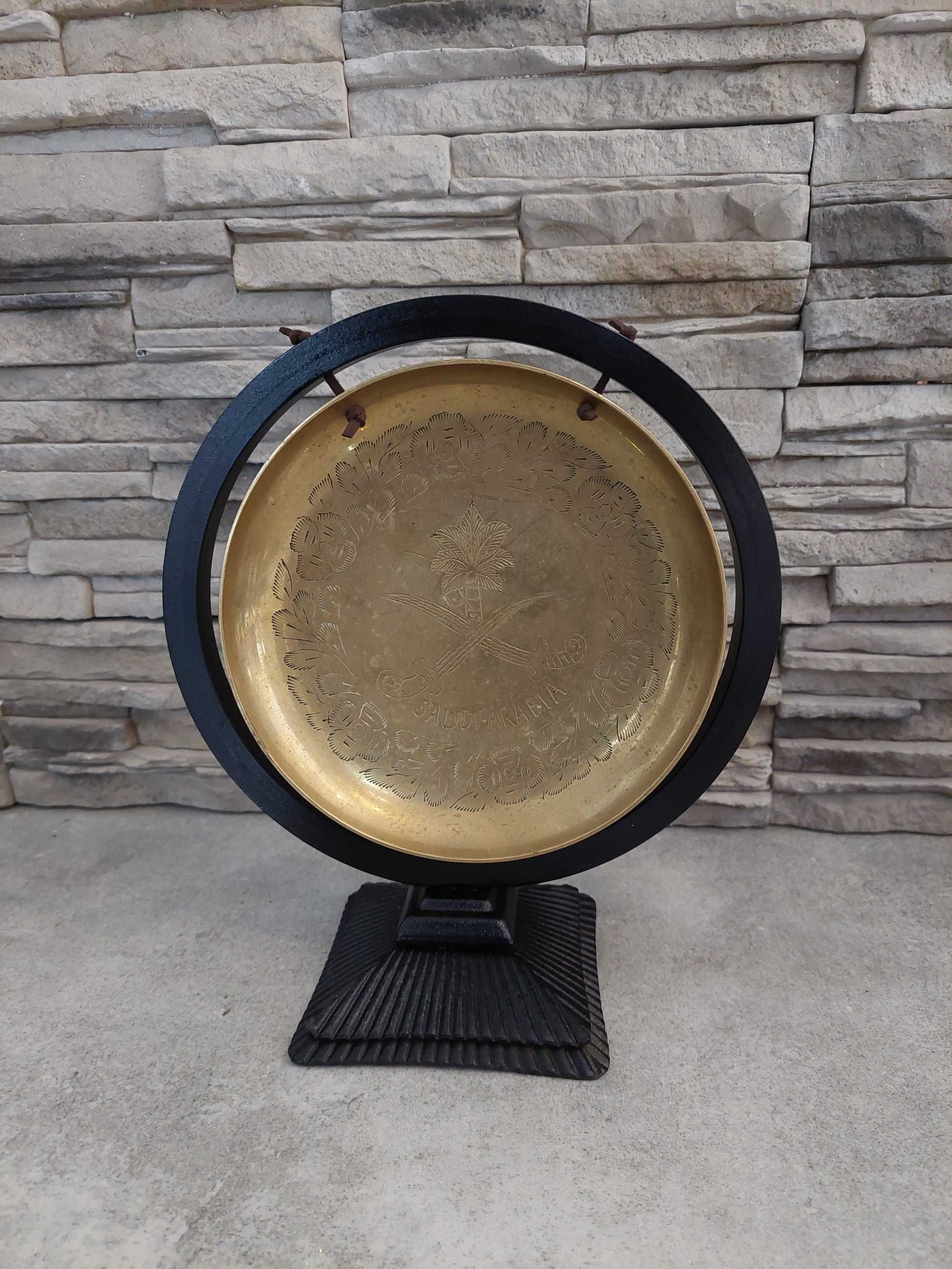 Mosiężny gong, stary gong, ciekawy przedmiot