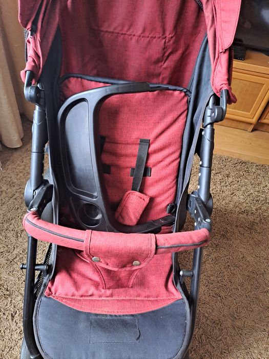 Bordowy wózek spacerowy
