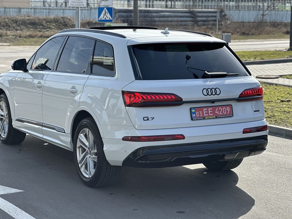 AUDI Q7 2021 рік