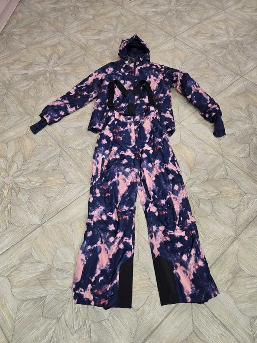 Костюм лыжный  раз. 146-152.