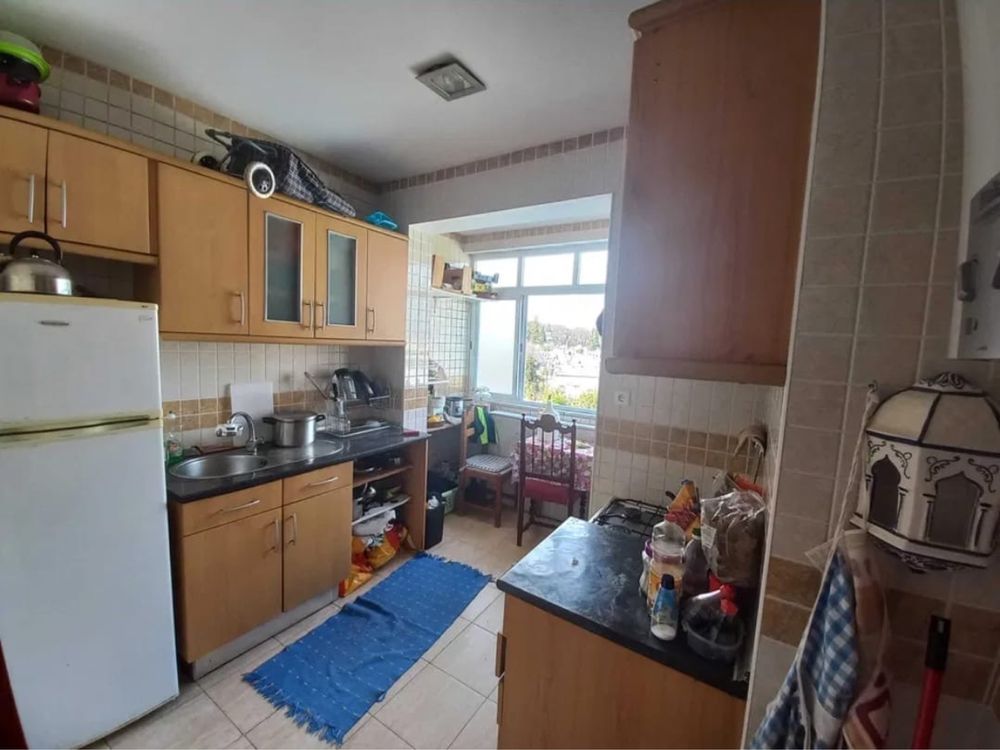 Title: *Nice room in portuguese neighborhood*