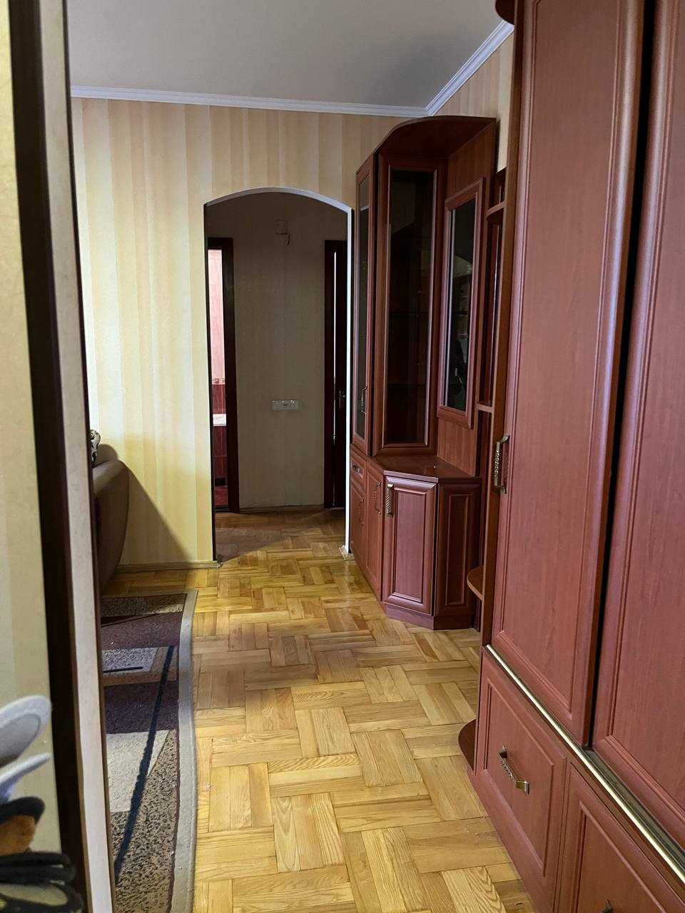 Продається 4-кімнатна квартира в Осипенківському мкр-ні