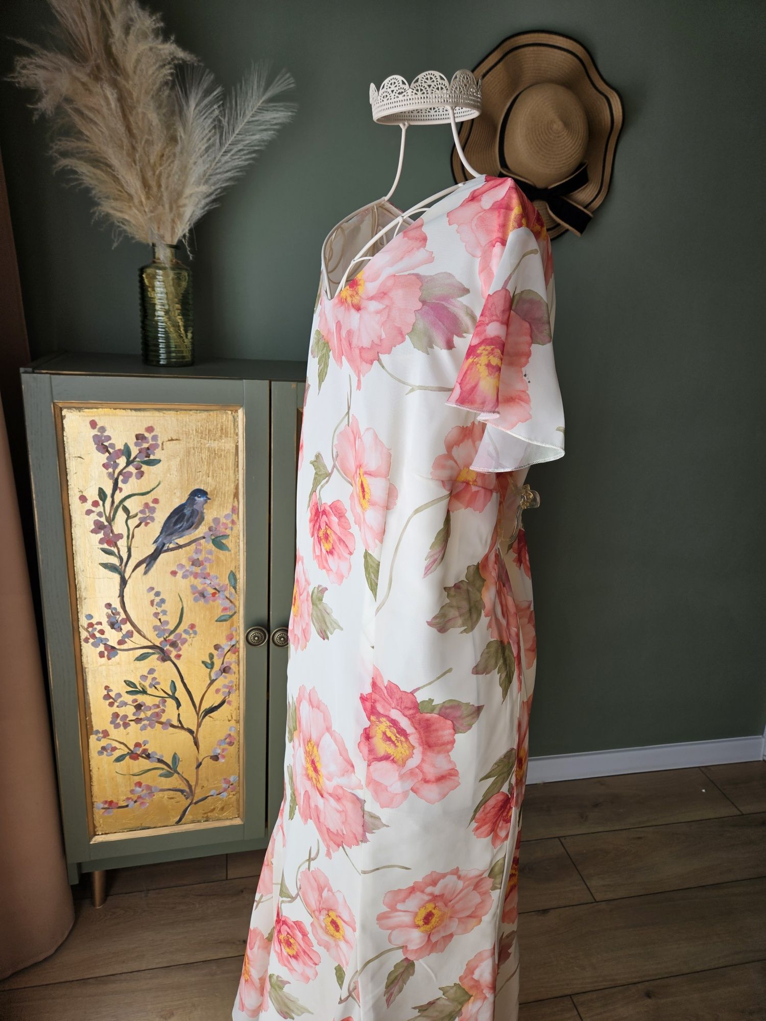 Elegancka Sukienka Damska Maxi Letnia w Kwiaty delikatba jasna w kw