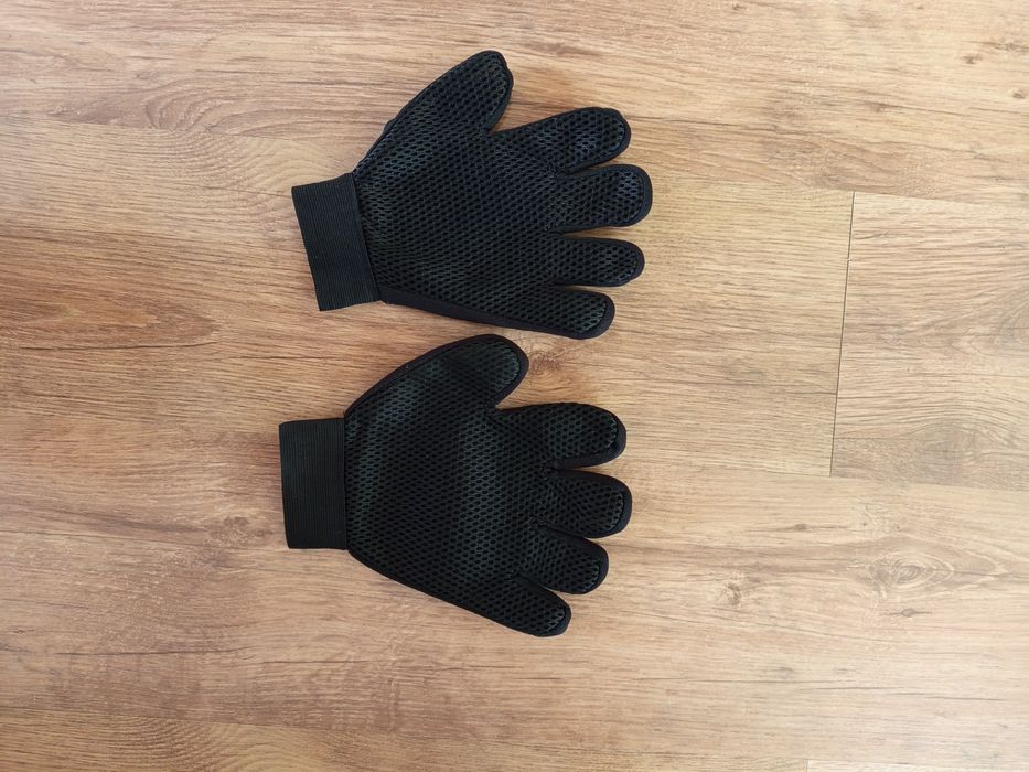 Rękawice do czesania sierści dla zwierząt