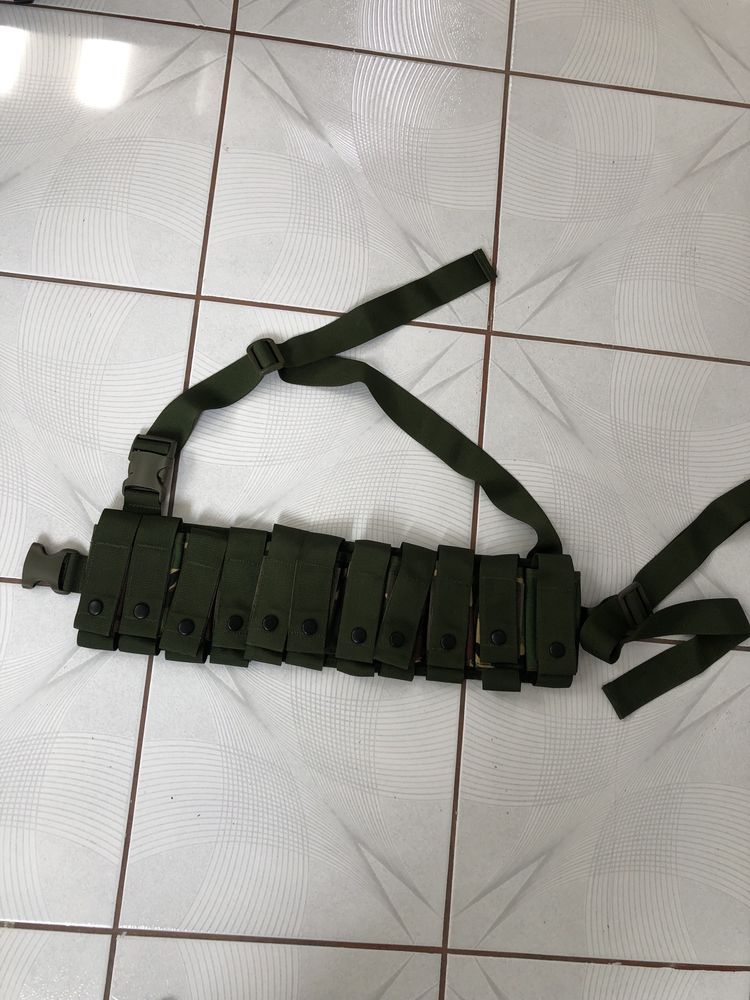 Bandolier brytyjski na 11 granatów 60mm chest rig ładownica dpm