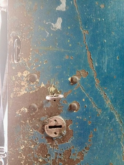 Шафа металева для інструментів