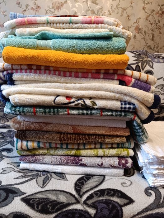 Полотенца новые разных размеров