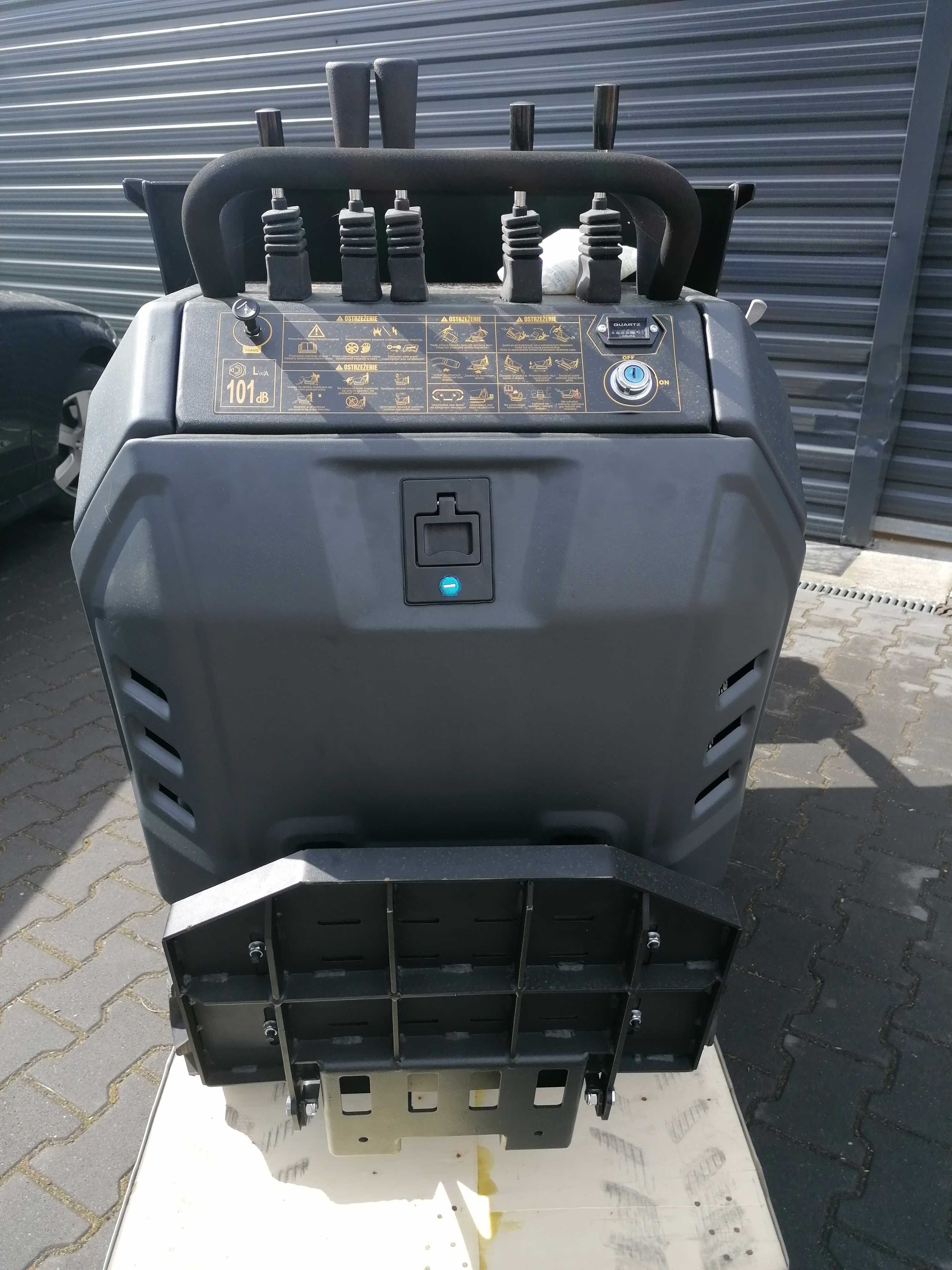 Transporter spalinowy Cedrus CEDTR800GH-L na gąsienicach
