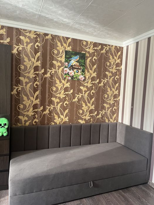 Ліжко , диван