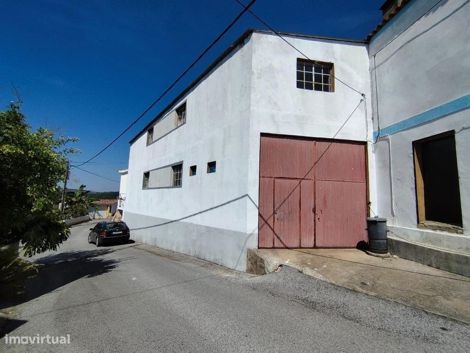 Prédio em Mação, Amêndoa