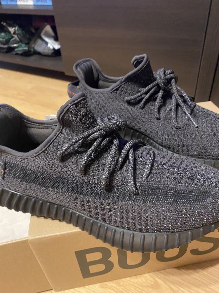 Yeezy Boost 350 v2 black rf