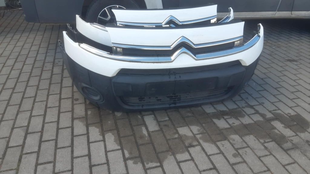 Sprzedam kompletny zderzak przedni do Citroena Berlingo