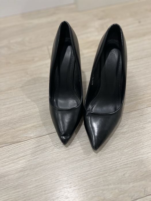 Жіночі туфлі лодочки на підборах