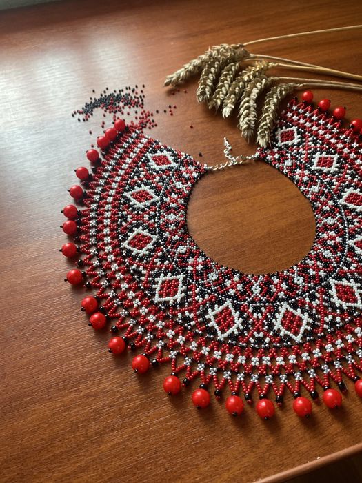 Силянка з бісеру, вироби, намисто з бісеру