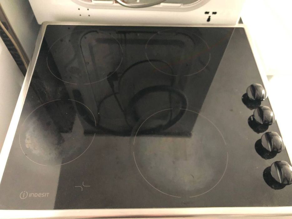 Продам варильна поверхня електрична Indesit 6,2 Квт