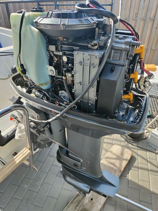 Silnik zaburtowy Suzuki DT 65 – pełny zestaw w idealnym stanie