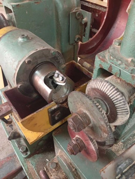 Оригінальний станок для виготовлення держака