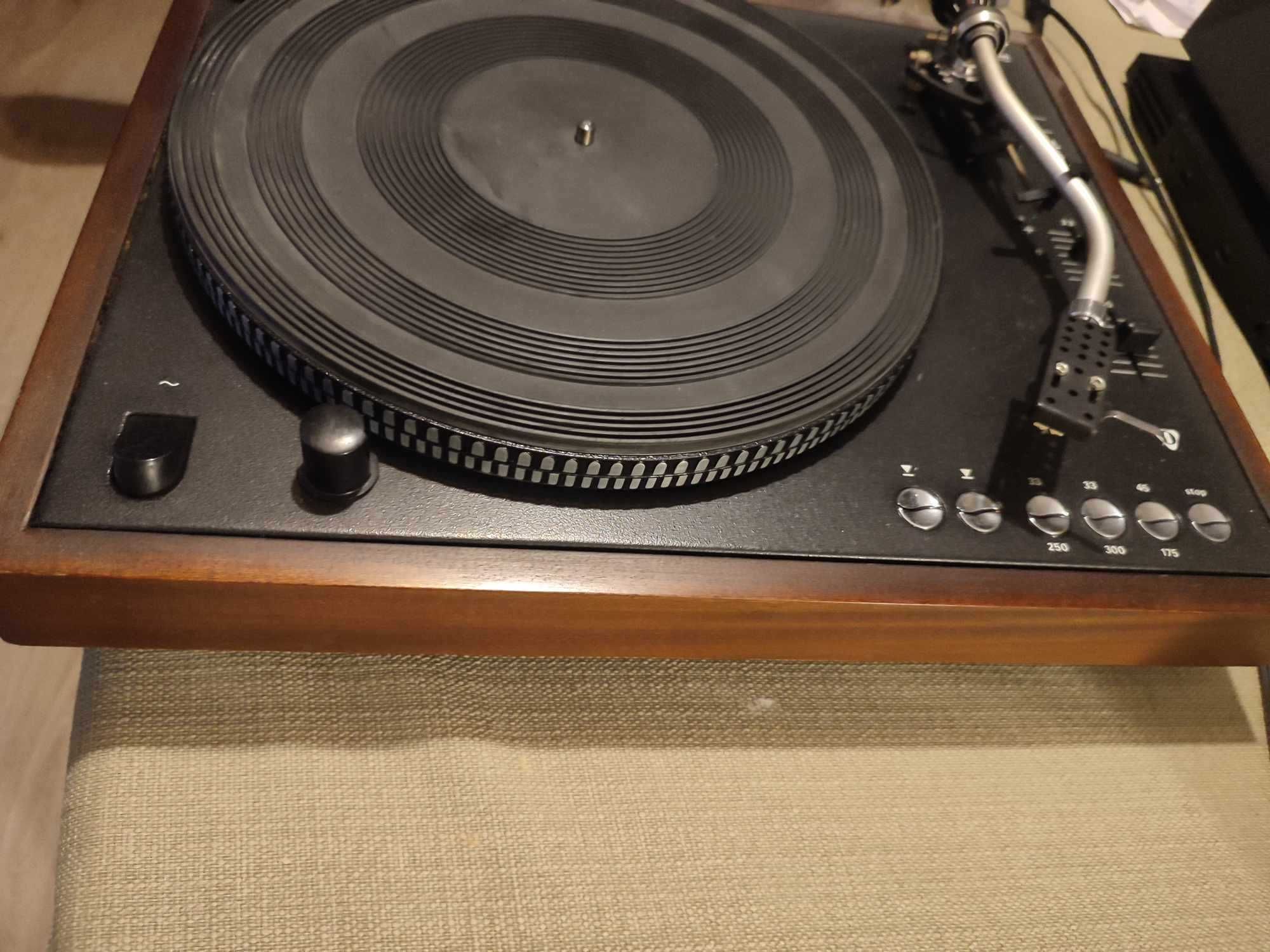 Gramofon DANIEL G-1100fs
