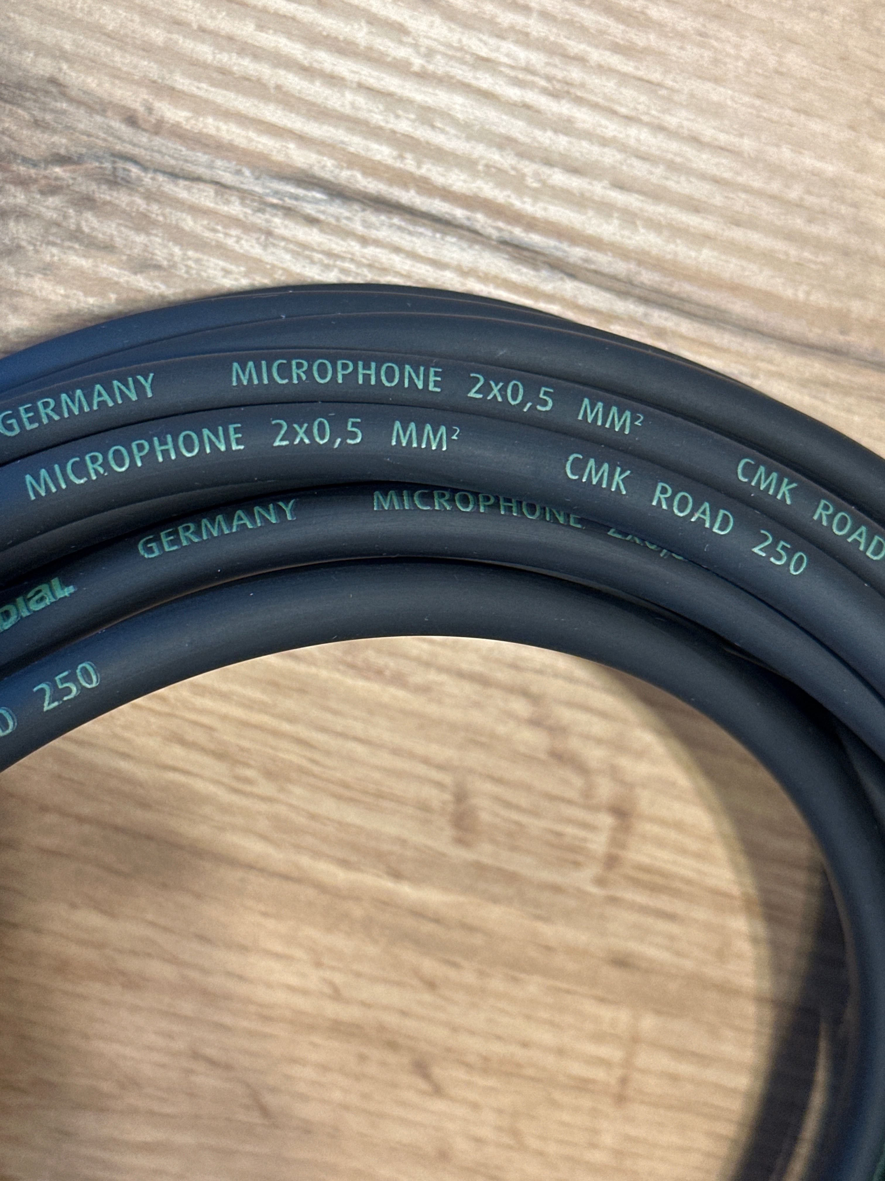 Kabel mikrofonowy Cordial CMK 250 Road - 10 metr. Neutrik sztuk 2