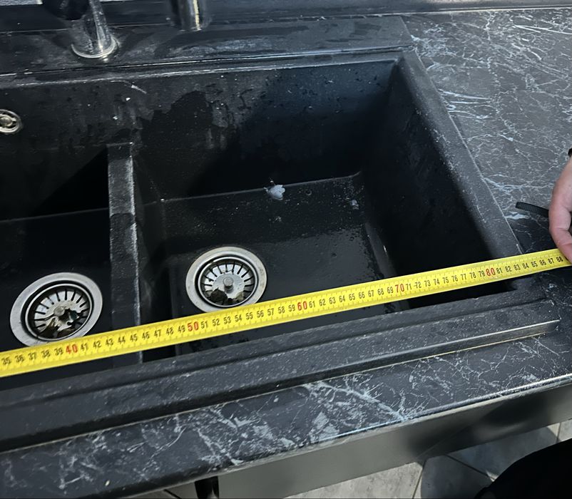 Кухня , мийка,кран. Довжина 2 м.