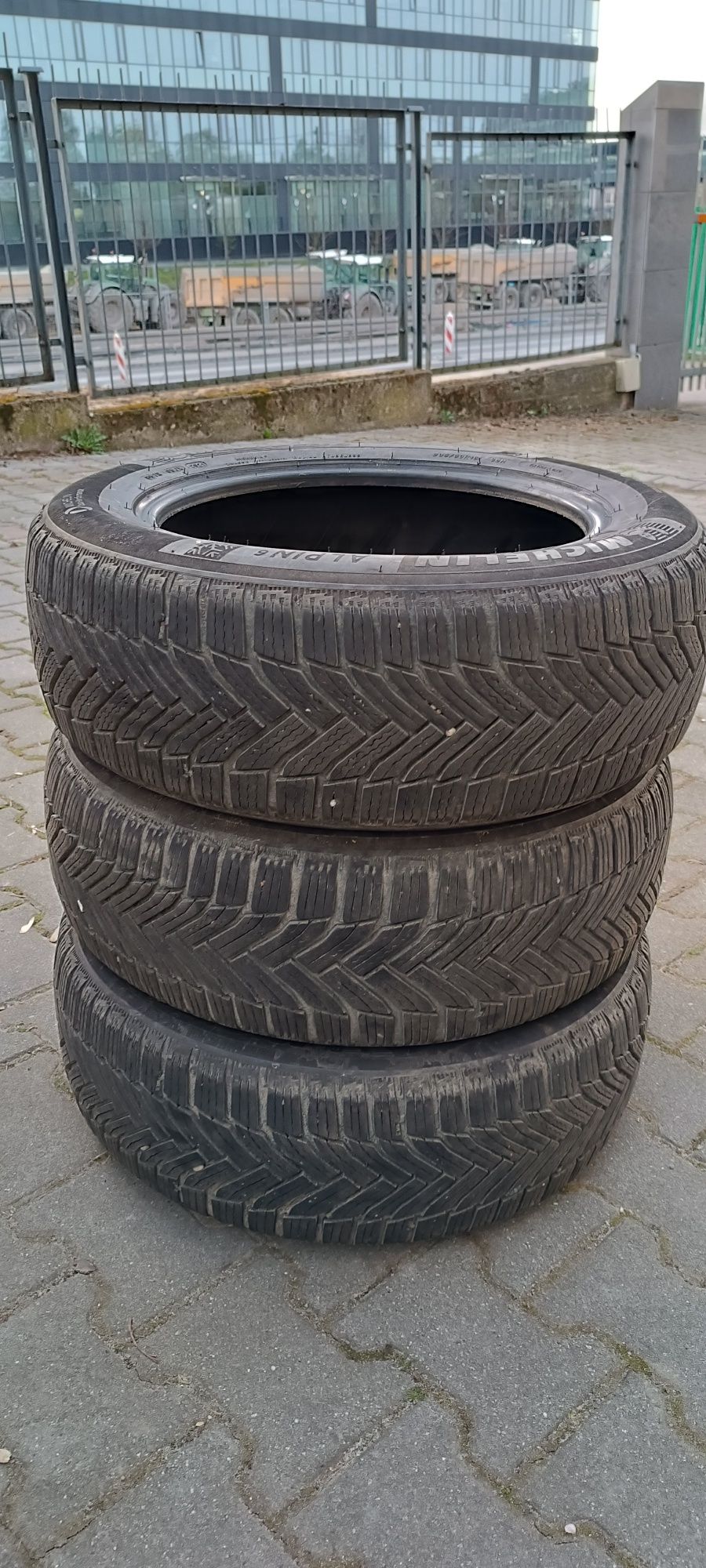 Opony Michelin Alpine 6 - 205/60 R16