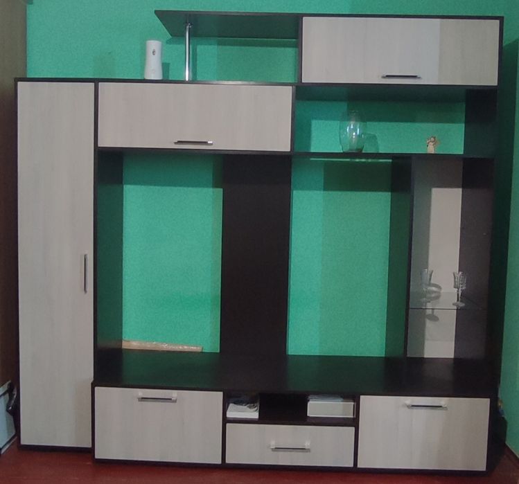 Стінка б/у у гарному стані